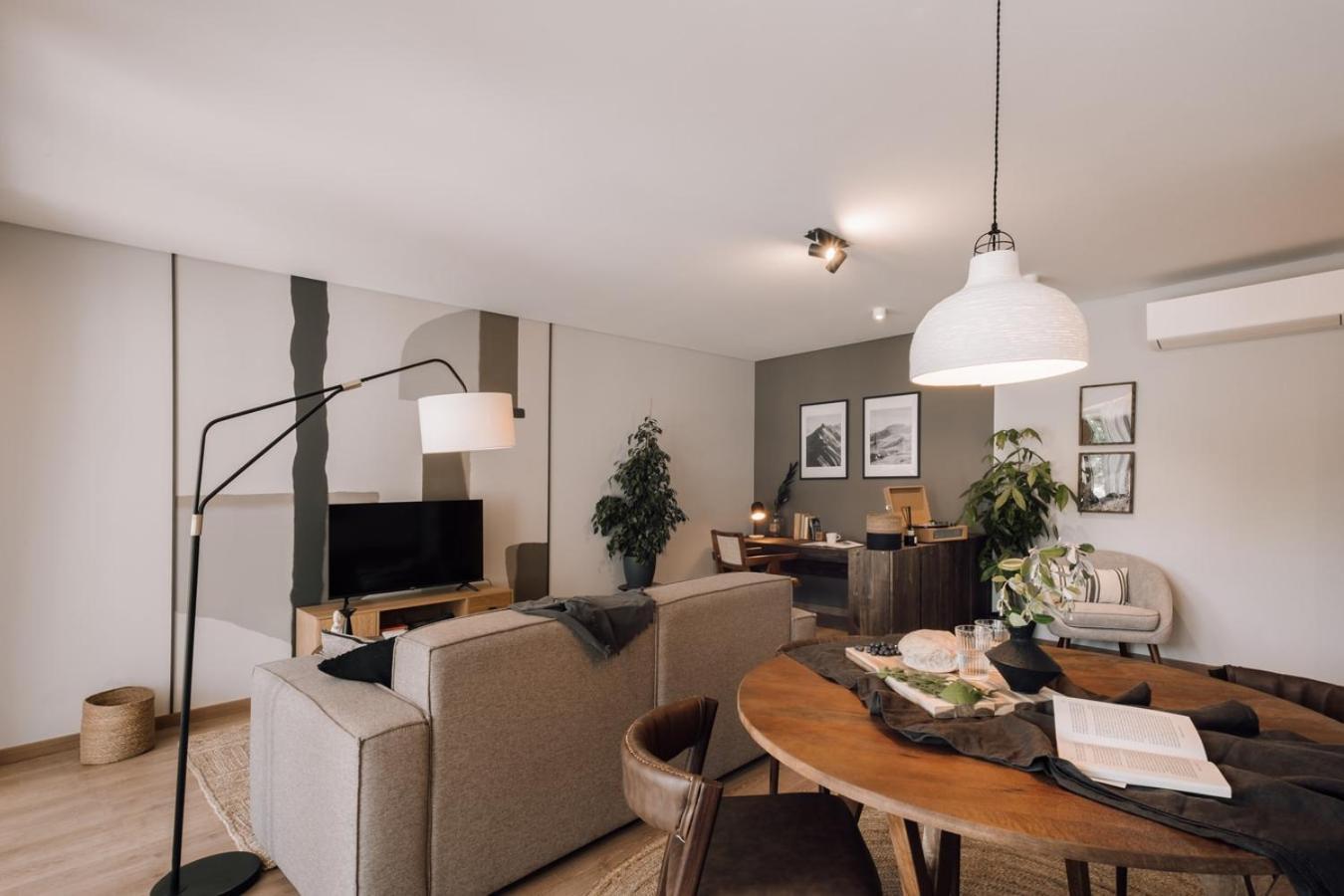 Olot - 2 Bedroom, Terrace And Parking In Alcantara Apartment