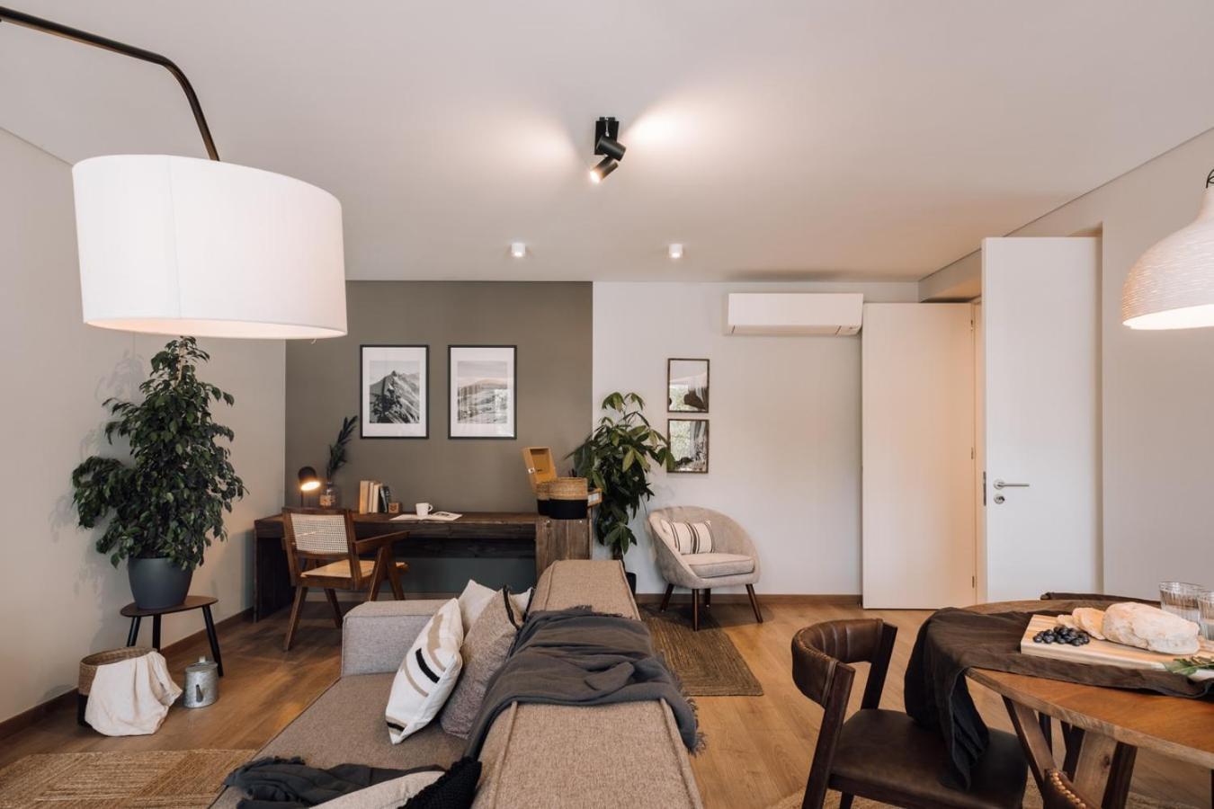 Olot - 2 Bedroom, Terrace And Parking In Alcantara Apartment Lissabon