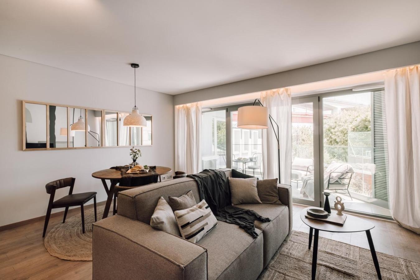 Olot - 2 Bedroom, Terrace And Parking In Alcantara Apartment