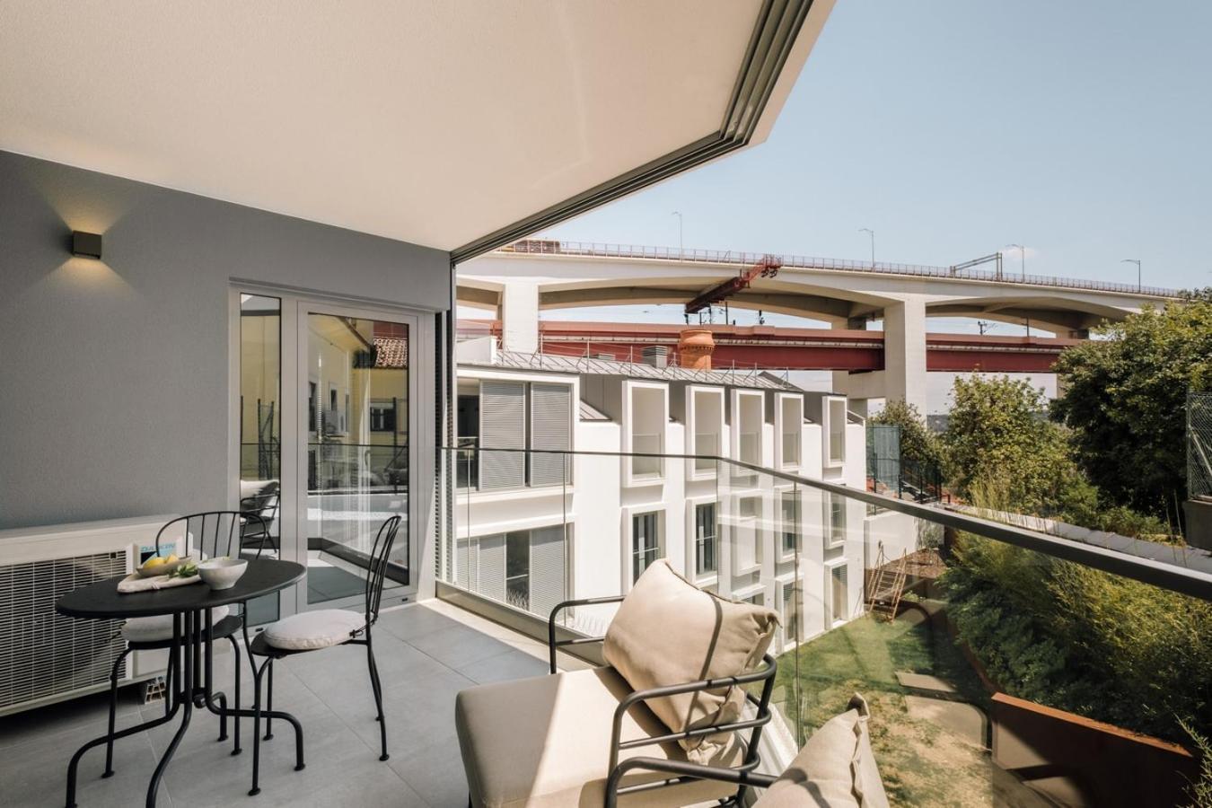 Olot - 2 Bedroom, Terrace And Parking In Alcantara Apartment